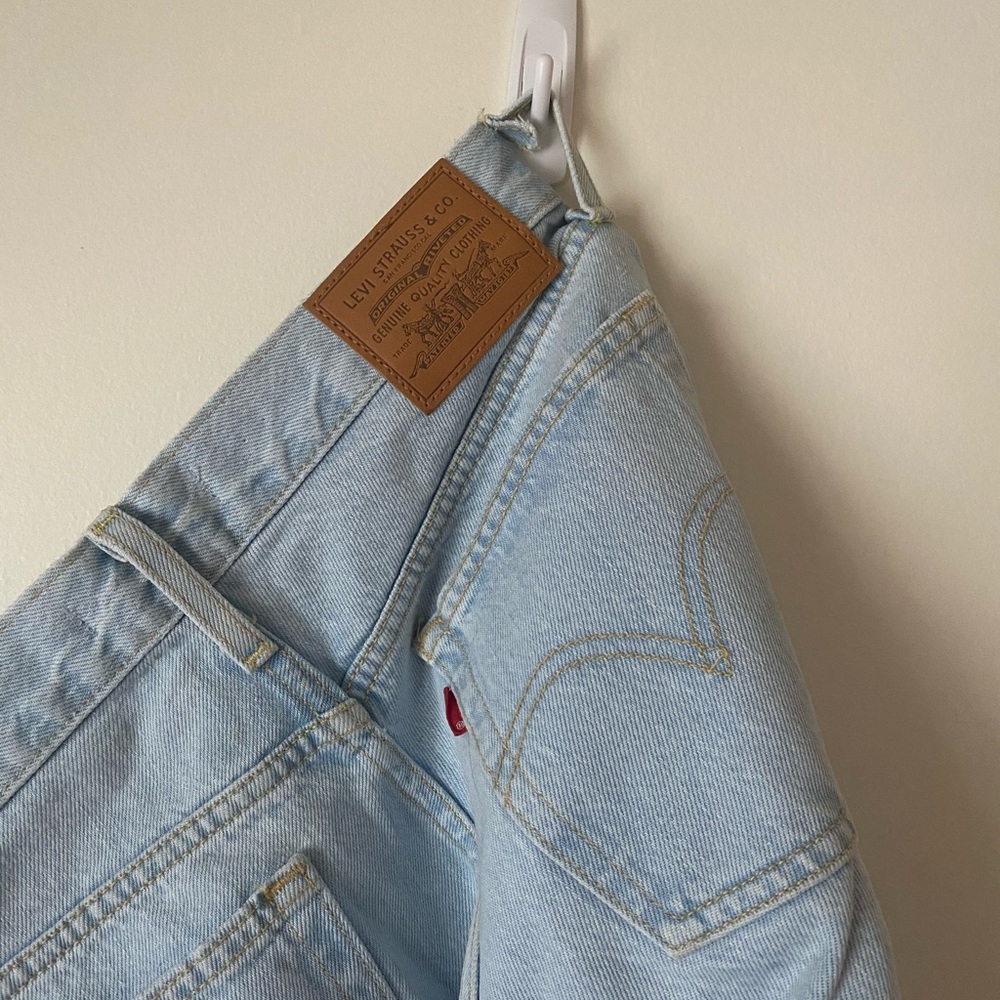 Levi’s Light Wash Wedgie Jeans